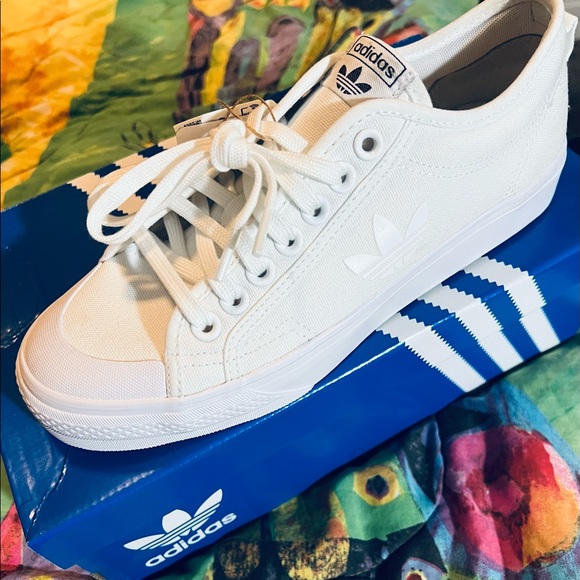 Brand New Adidas - Picture 6 of 11